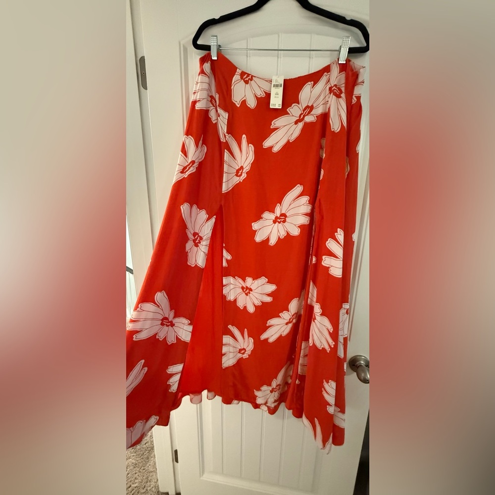 Anthropologie Plus Orange/Red and White Floral Skirt with Zip Closure